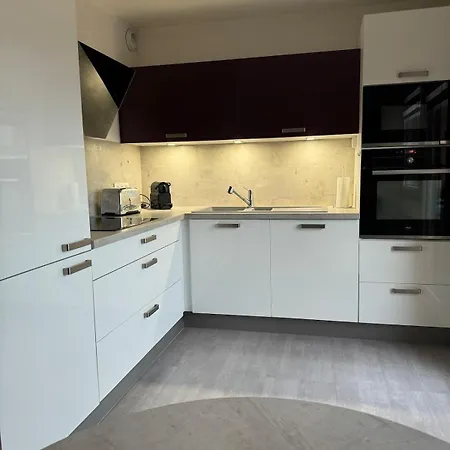 3 Pieces Proche Centre Apartamento *